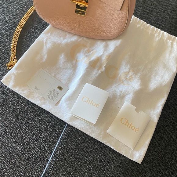 Chloé
Calfskin Drew Shoulder Bag medium - Picture 6 of 15